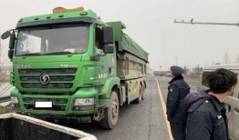 大型运输车爆料案件最新,真相与疑云交织